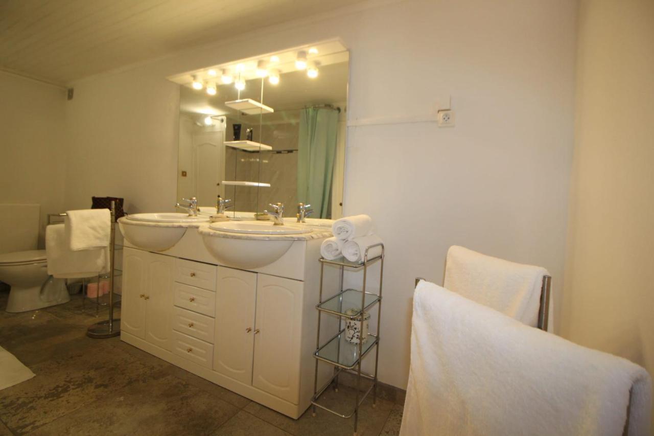 Roussy Nimes Romaine Exterior foto